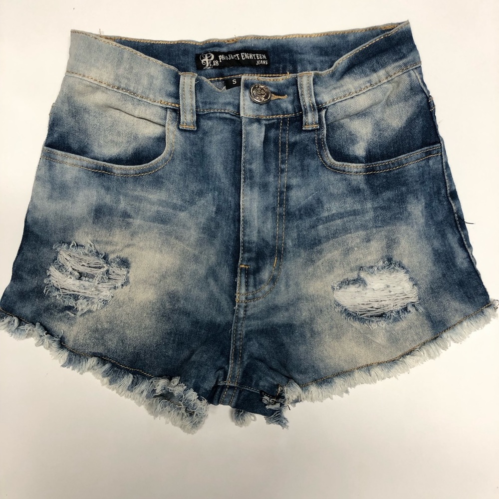 Project eighteen high rise frayed short size S